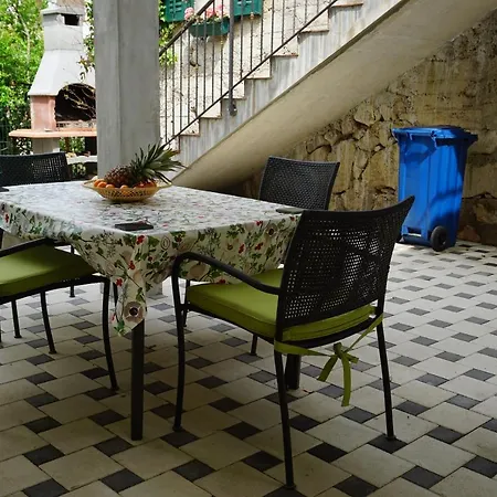 Apartament Topic Hill Split