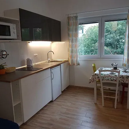 Topic Hill Apartment *