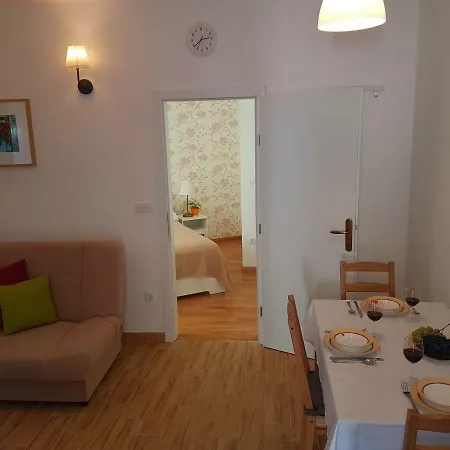 Topic Hill Apartment *