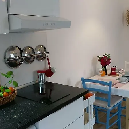 Topic Hill Apartment