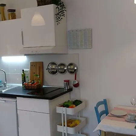 Apartment Topic Hill